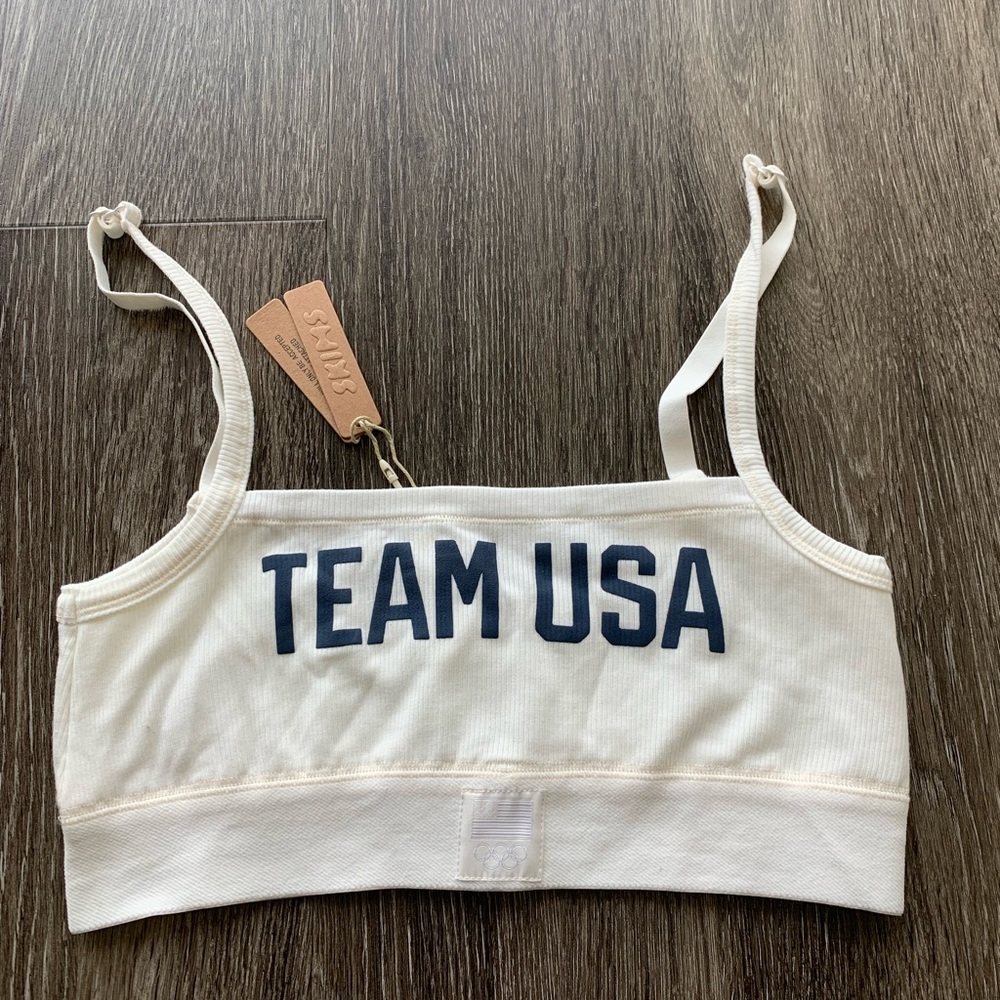SKIMS Team USA Bra Size M - New with Tags